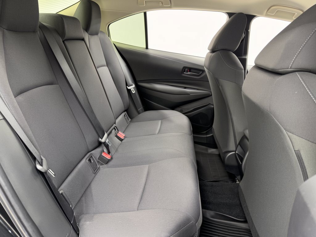 Used 2022 Toyota Corolla LE FWD image 29