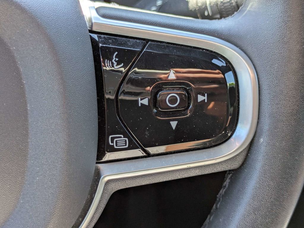 Used 2023 Volvo XC60 B5 Plus w/ Protection Package Premier FWD image 26