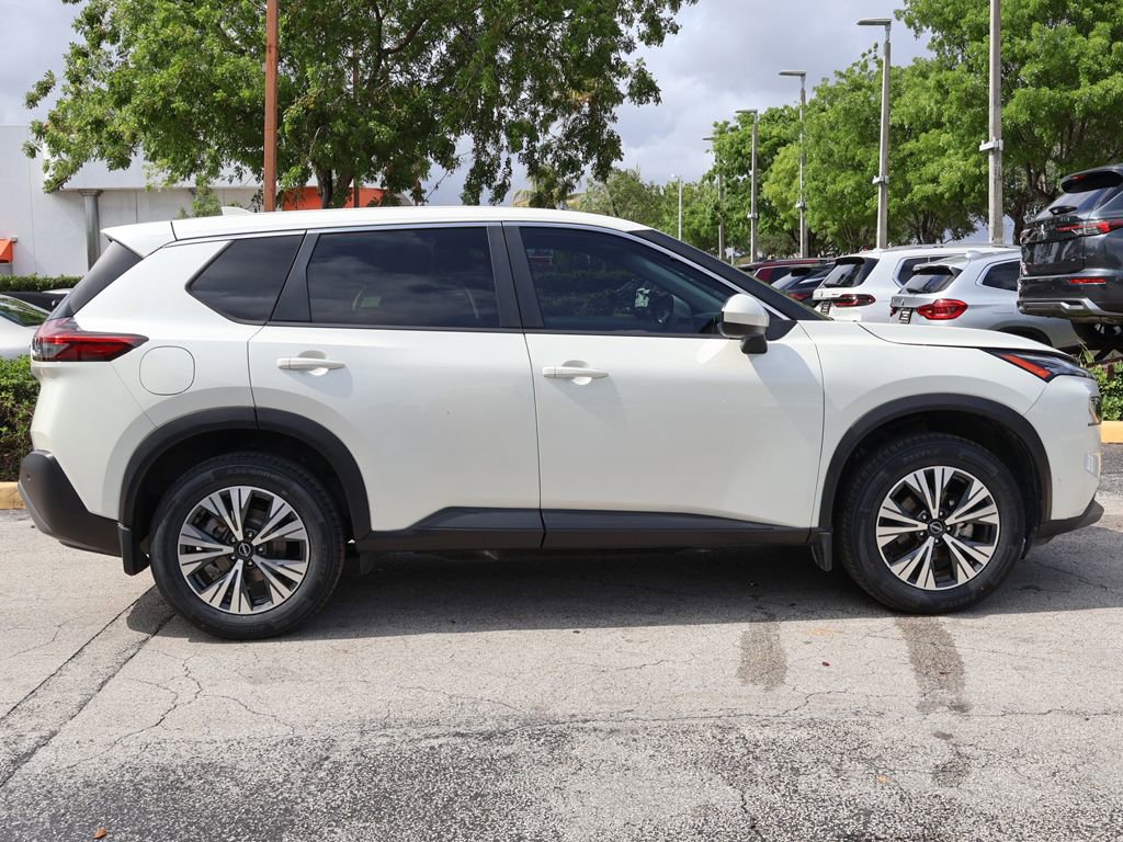 Used 2023 Nissan Rogue SV FWD image 16