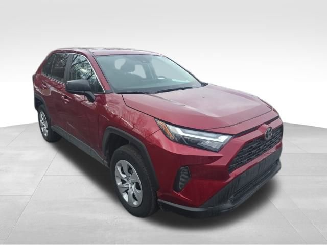 Used 2024 Toyota RAV4 LE image 9