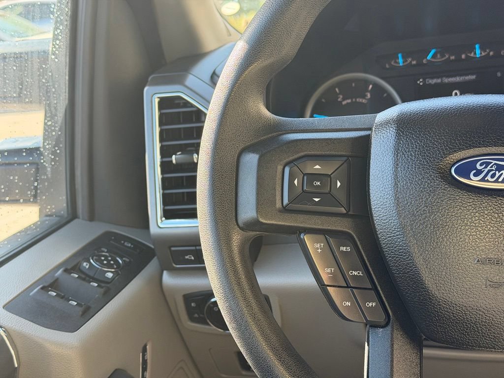 Used 2017 Ford F250 XLT w/ XLT Premium Package AWD/4WD image 11