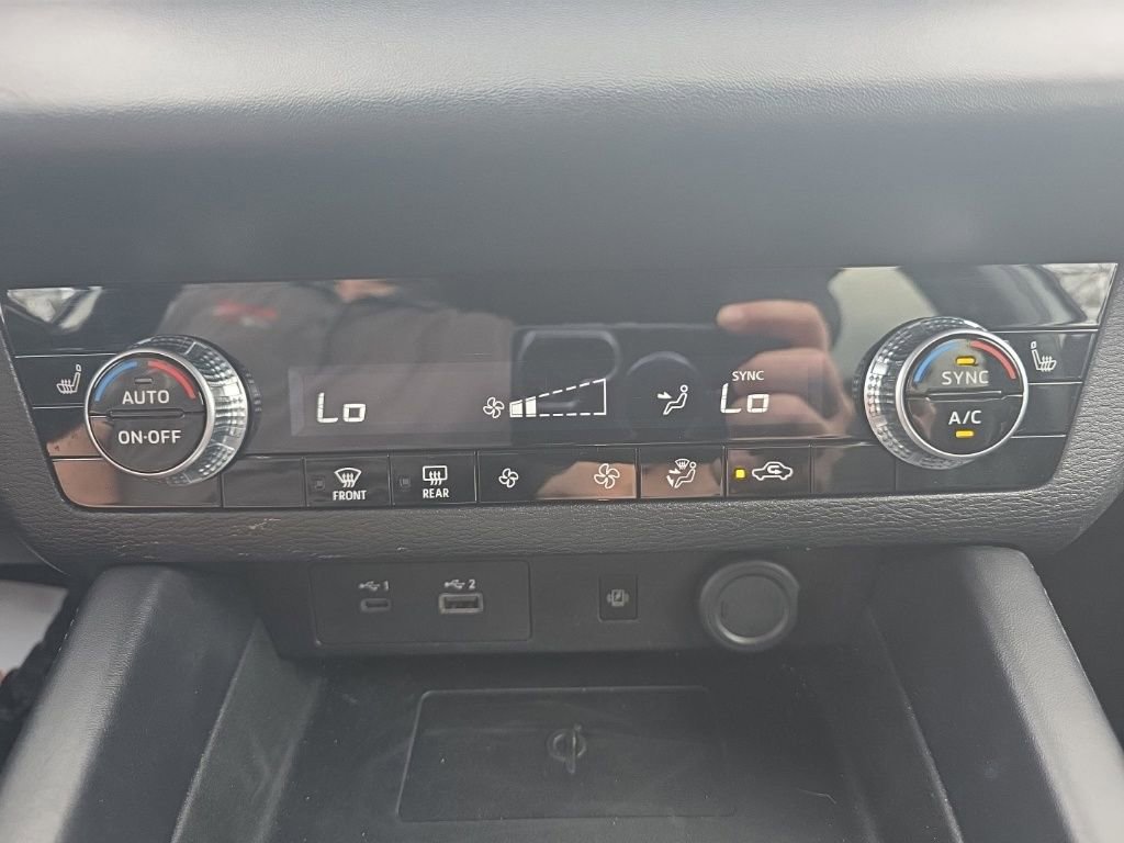 Used 2024 Mitsubishi Outlander SE image 29