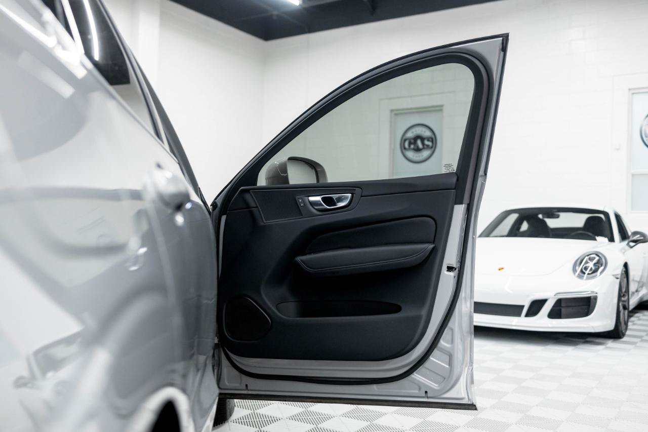 Used 2022 Volvo XC60 B5 Momentum w/ Climate Package FWD image 48