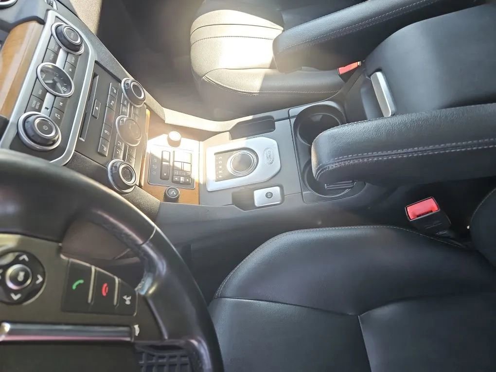 Used 2016 Land Rover LR4 HSE Silver Edition image 39