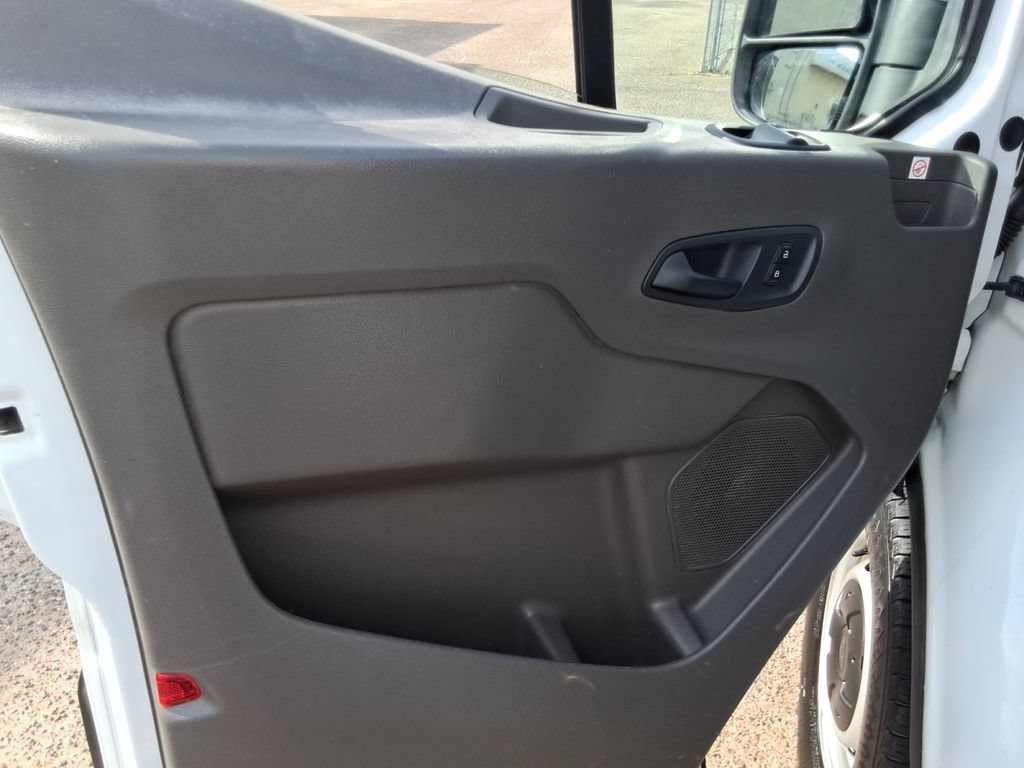 Used 2020 Ford Transit 250 Medium Roof RWD image 17