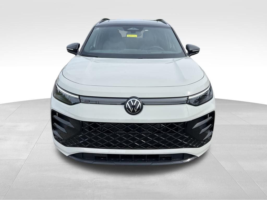 New 2026 Volkswagen Tiguan SE R-Line image 3