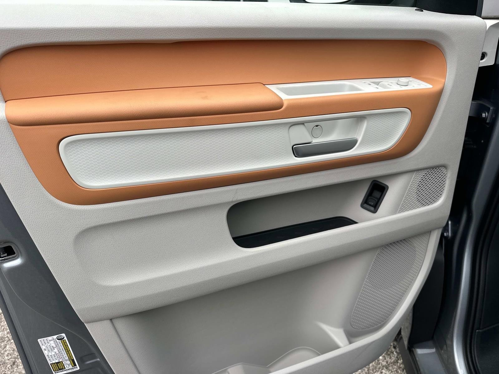 New 2025 Volkswagen ID. Buzz 1st Edition image 8