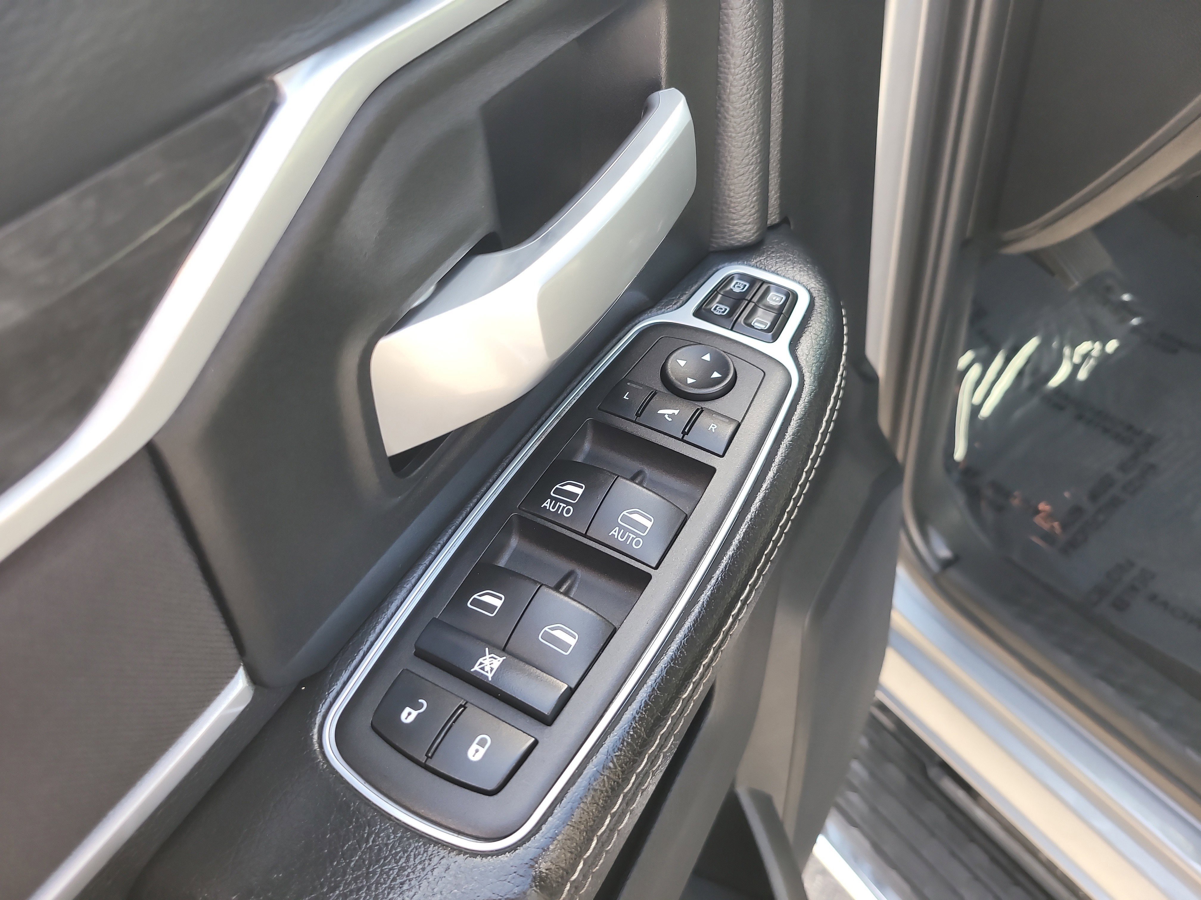 Used 2024 RAM 2500 Big Horn image 16