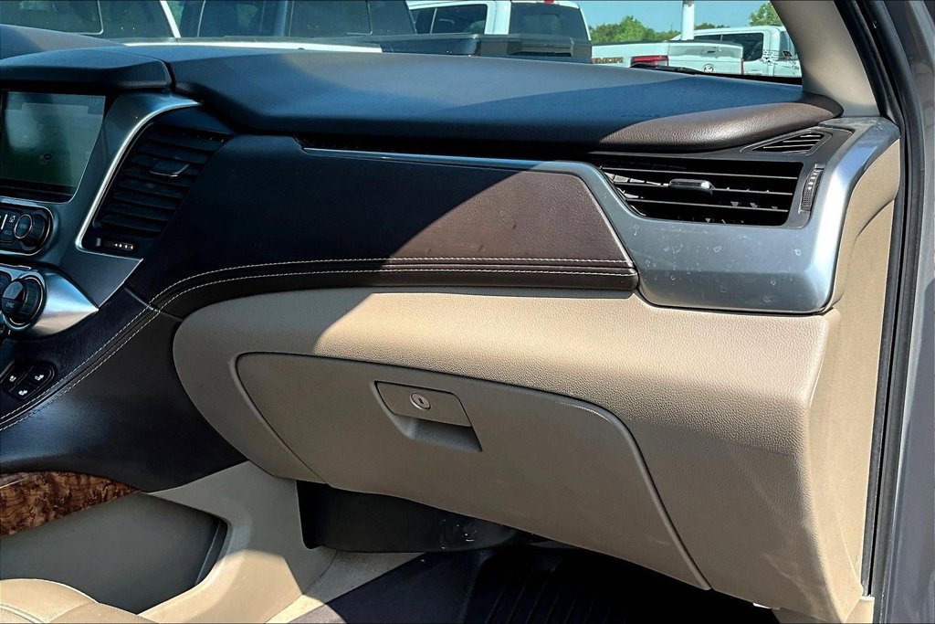 Used 2019 Chevrolet Tahoe Premier AWD/4WD image 16