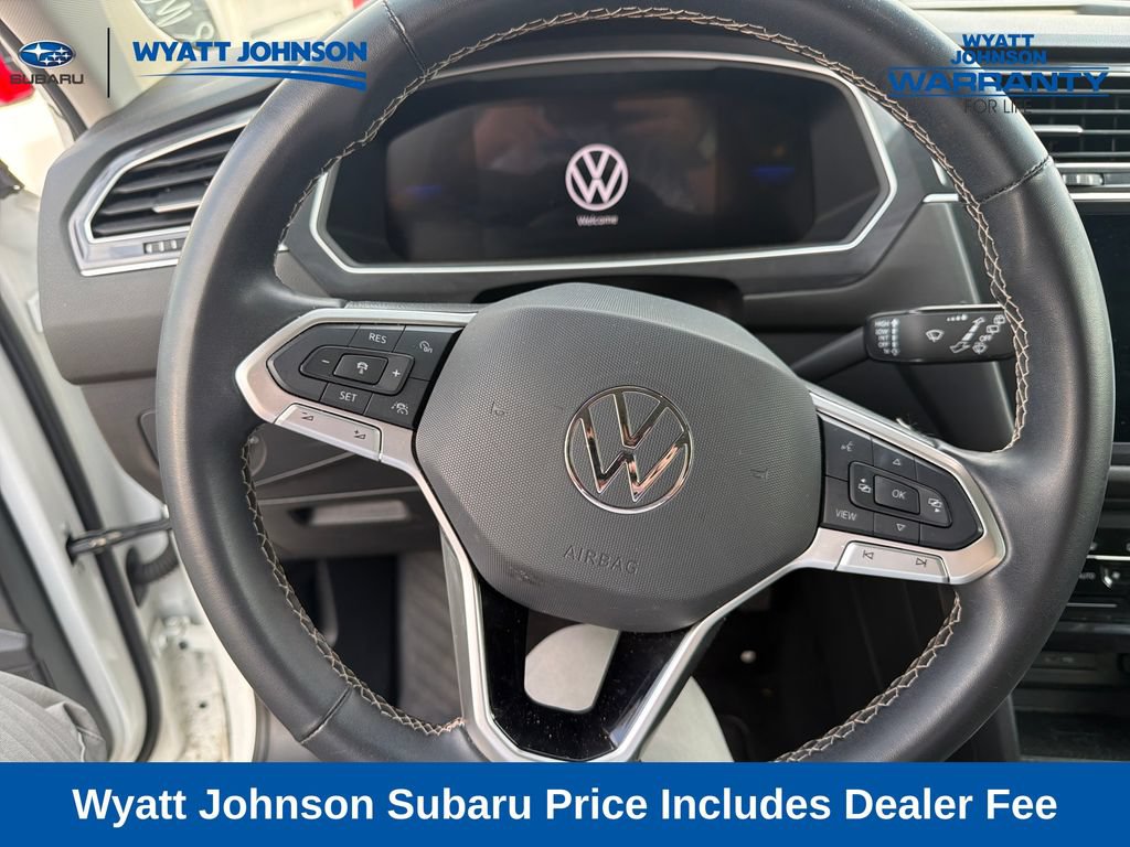 Used 2024 Volkswagen Tiguan SE AWD/4WD image 20
