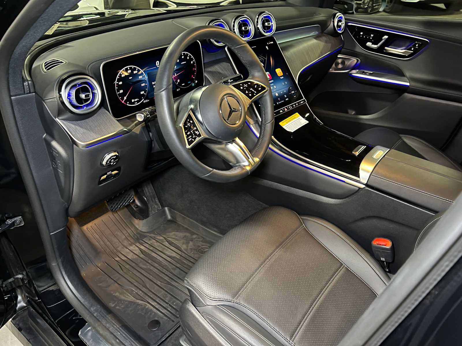 Used 2026 Mercedes-Benz GLC 300 4MATIC image 27