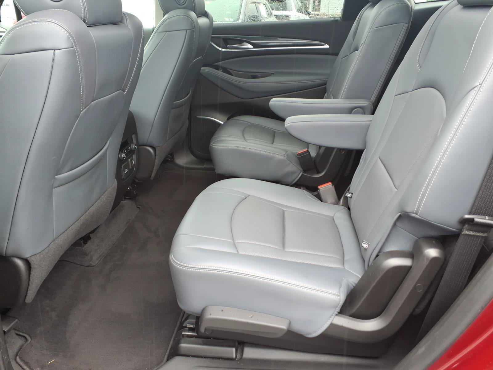 Used 2019 Buick Enclave Essence AWD/4WD image 13