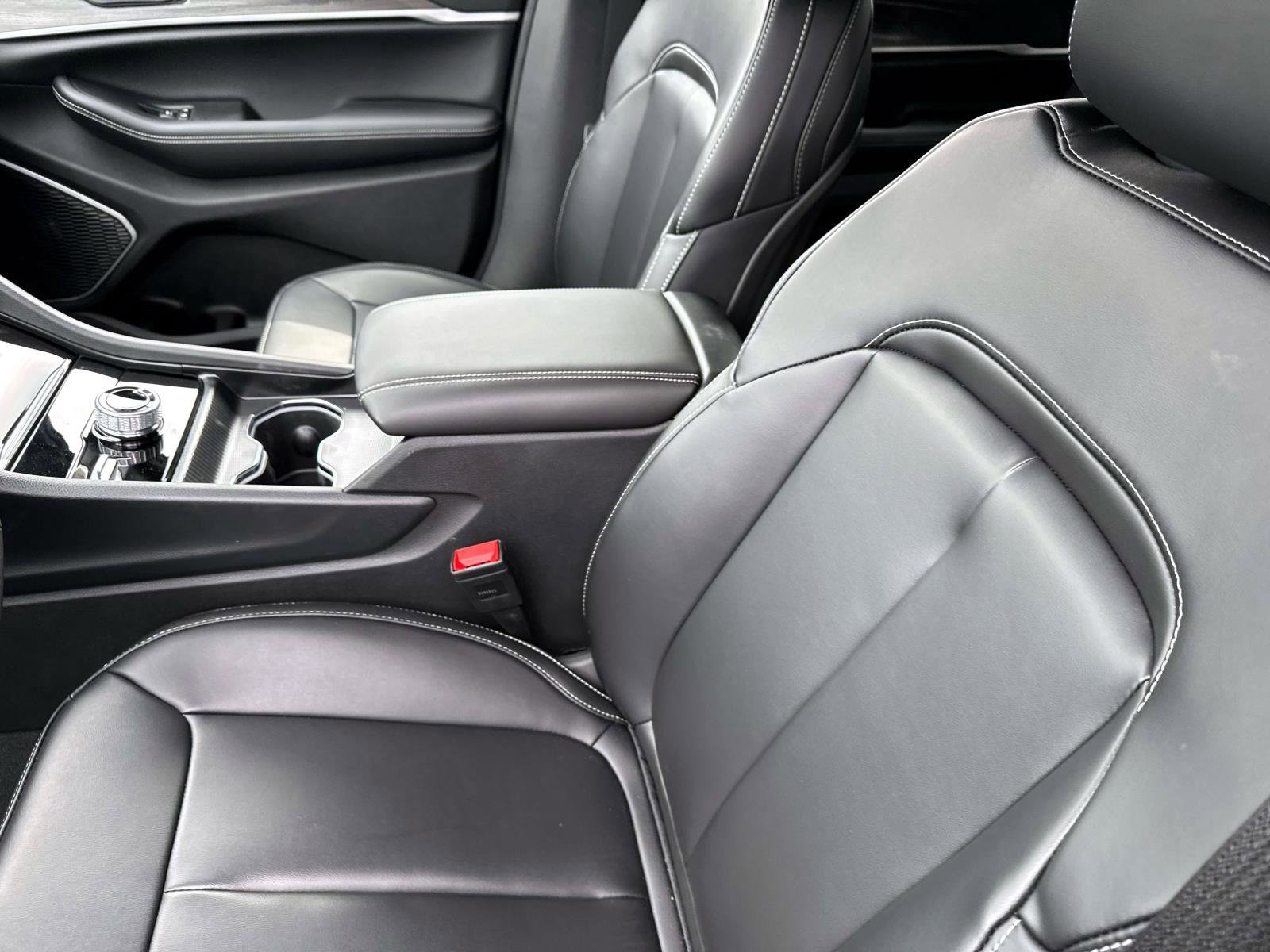 New 2026 Jeep Grand Cherokee Limited AWD/4WD image 10