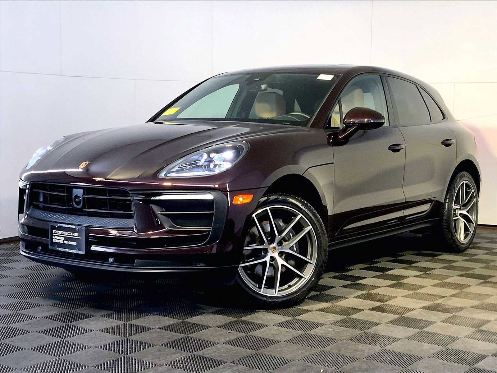 Certified 2024 Porsche Macan w/ Premium Plus Package AWD/4WD image 1