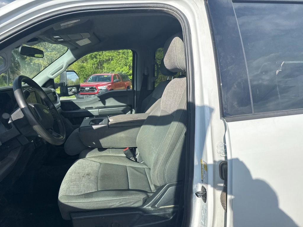 Used 2024 Ford F350 XLT AWD/4WD image 11