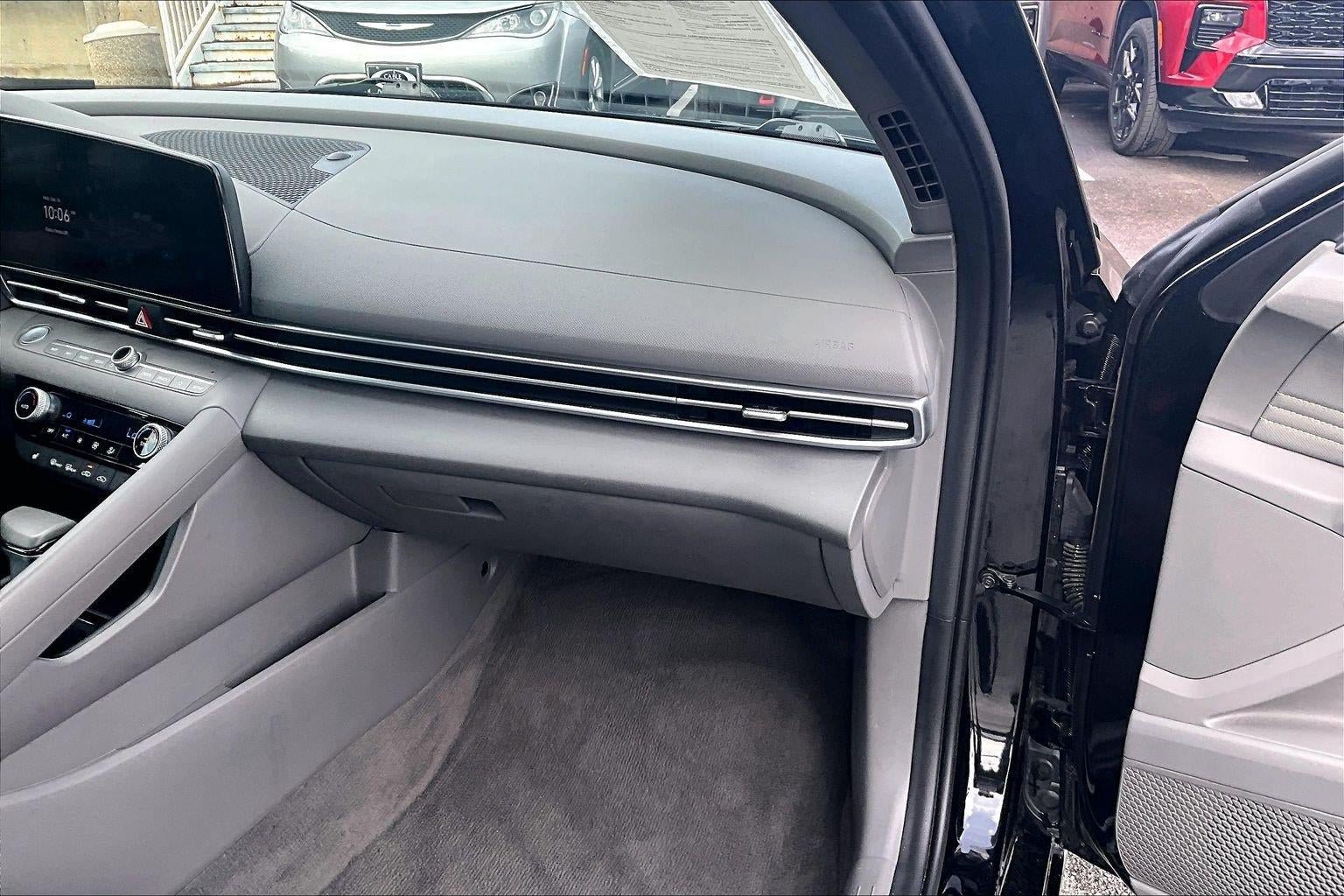 Used 2023 Hyundai Elantra SEL FWD image 13