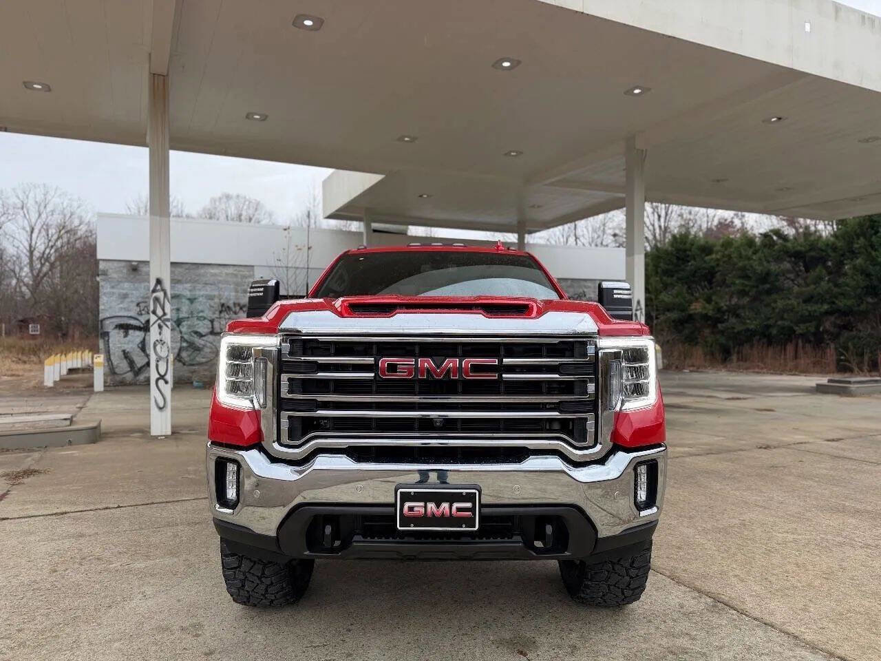 Used 2021 GMC Sierra 2500 SLT w/ SLT Premium Package image 2