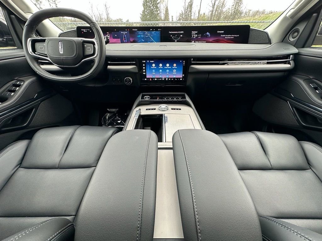 New 2025 Lincoln Navigator Reserve image 22
