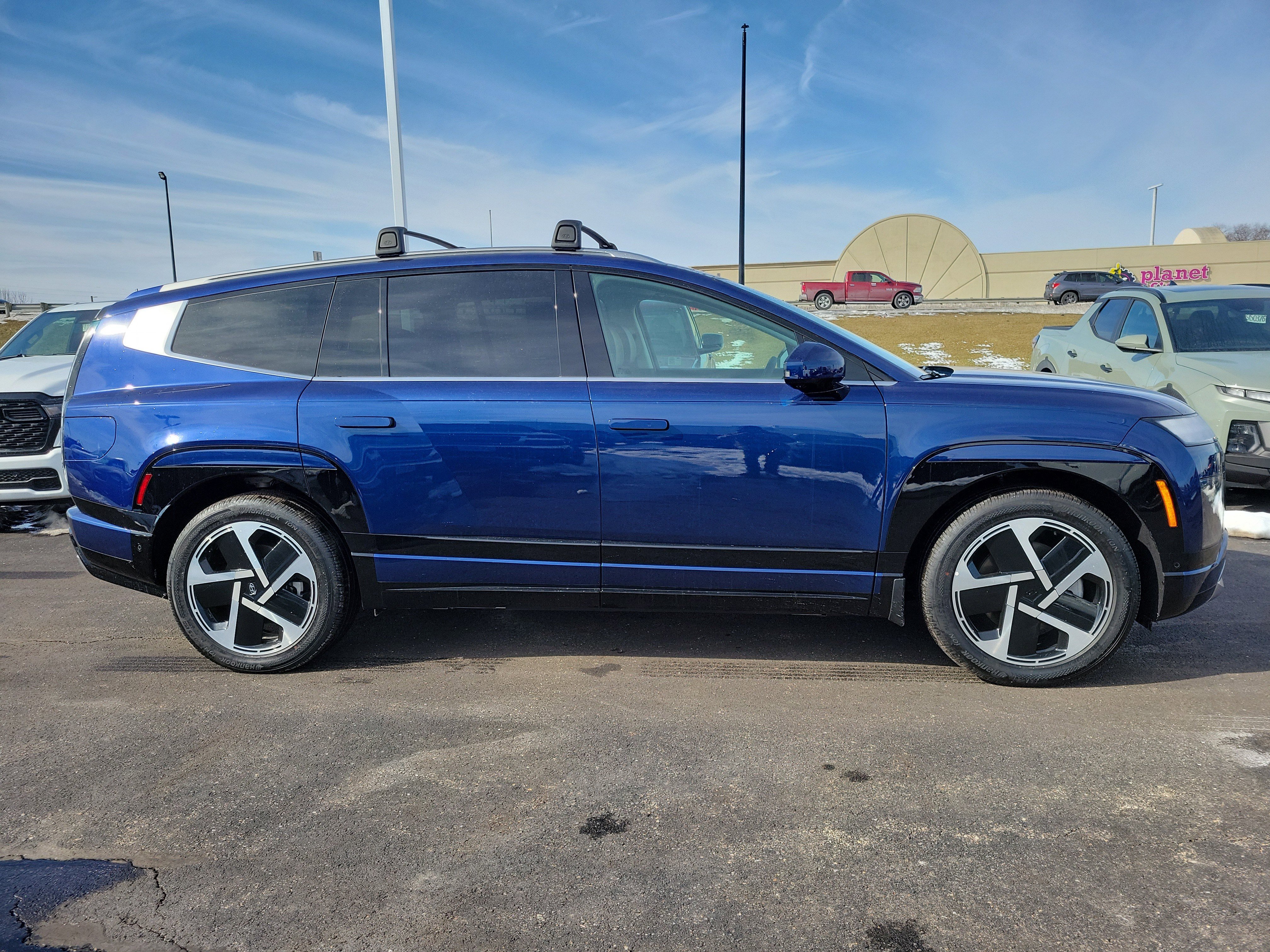 New 2026 Hyundai Ioniq 9 Limited image 3