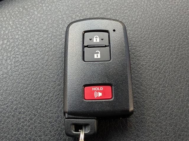 Used 2022 Toyota Tacoma Limited image 31