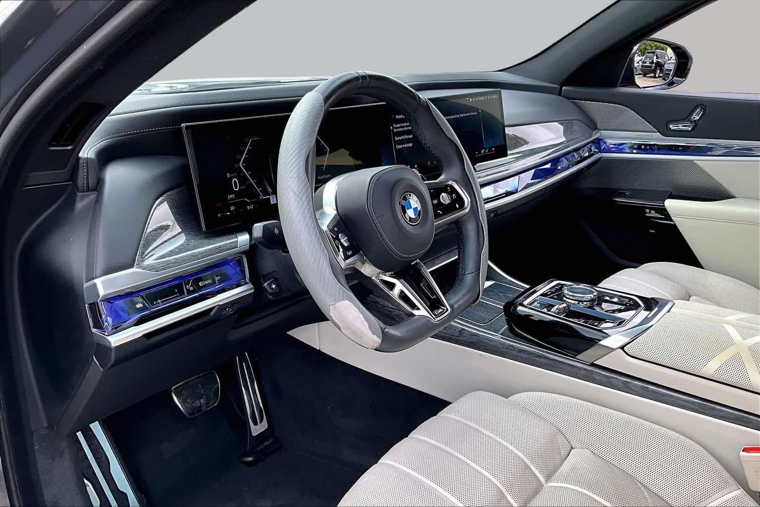 Used 2023 BMW 760i xDrive w/ Executive Package AWD/4WD image 16
