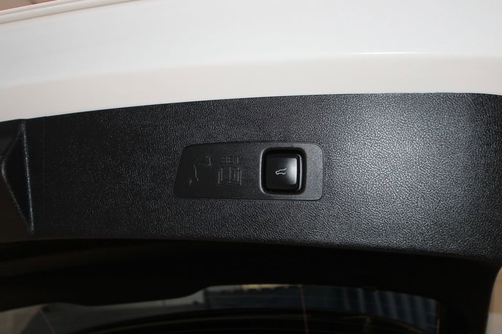 Used 2022 Lincoln Corsair FWD w/ Equipment Group 101A image 37