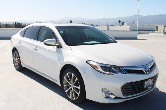 Used 2014 Toyota Avalon XLE Touring FWD image 2