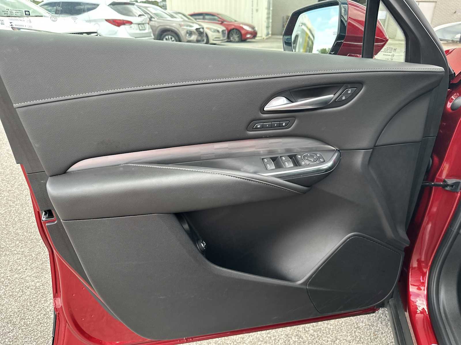 Used 2025 Cadillac XT4 Premium Luxury FWD image 16
