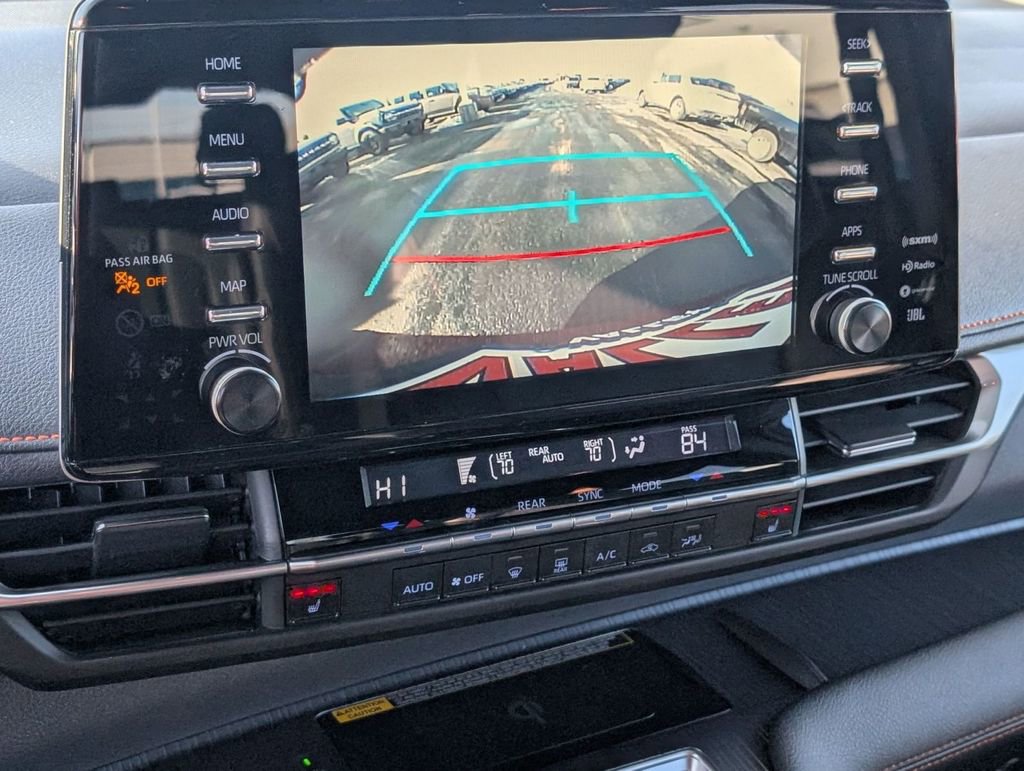 Used 2022 Toyota Sienna XSE image 3