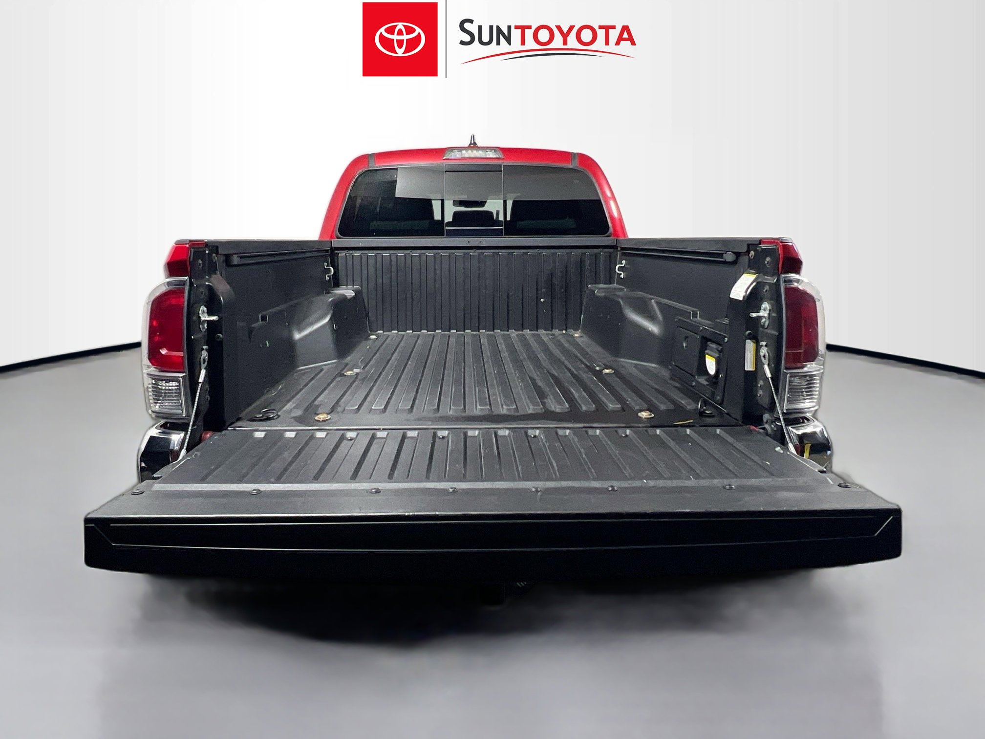Used 2022 Toyota Tacoma TRD Off-Road image 34