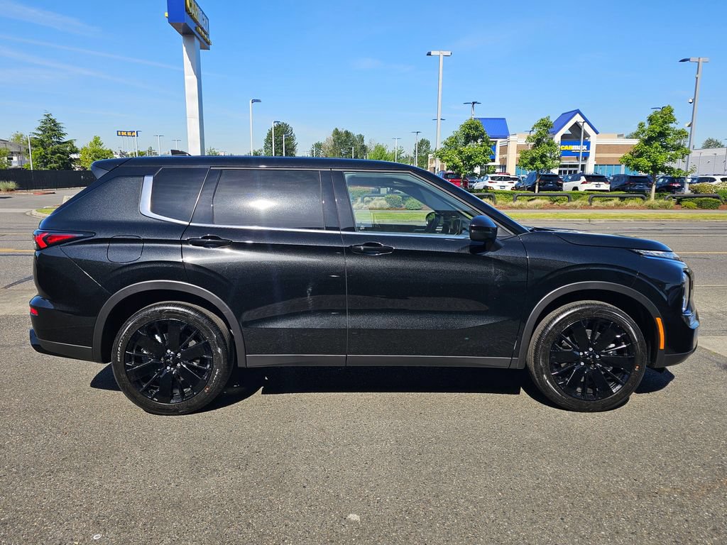 New 2026 Mitsubishi Outlander LE AWD/4WD image 4