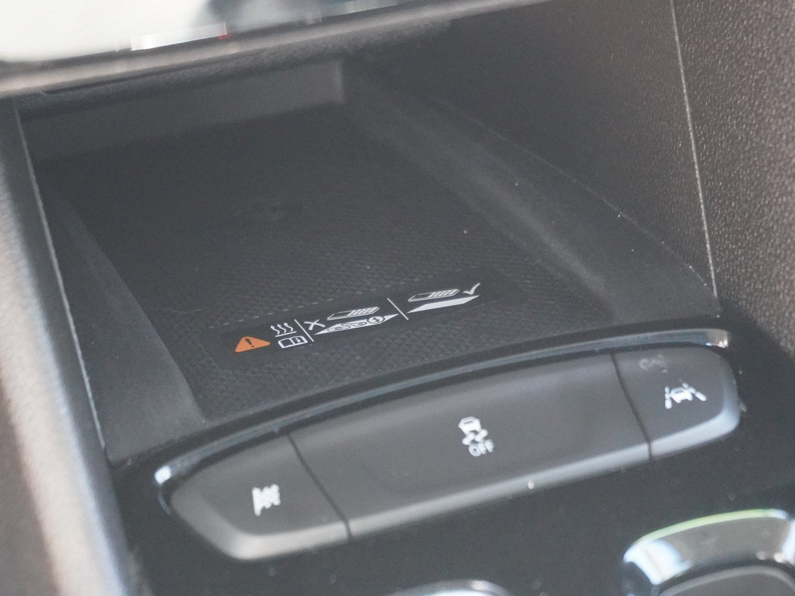 Used 2022 Chevrolet Bolt EUV Premier FWD image 26