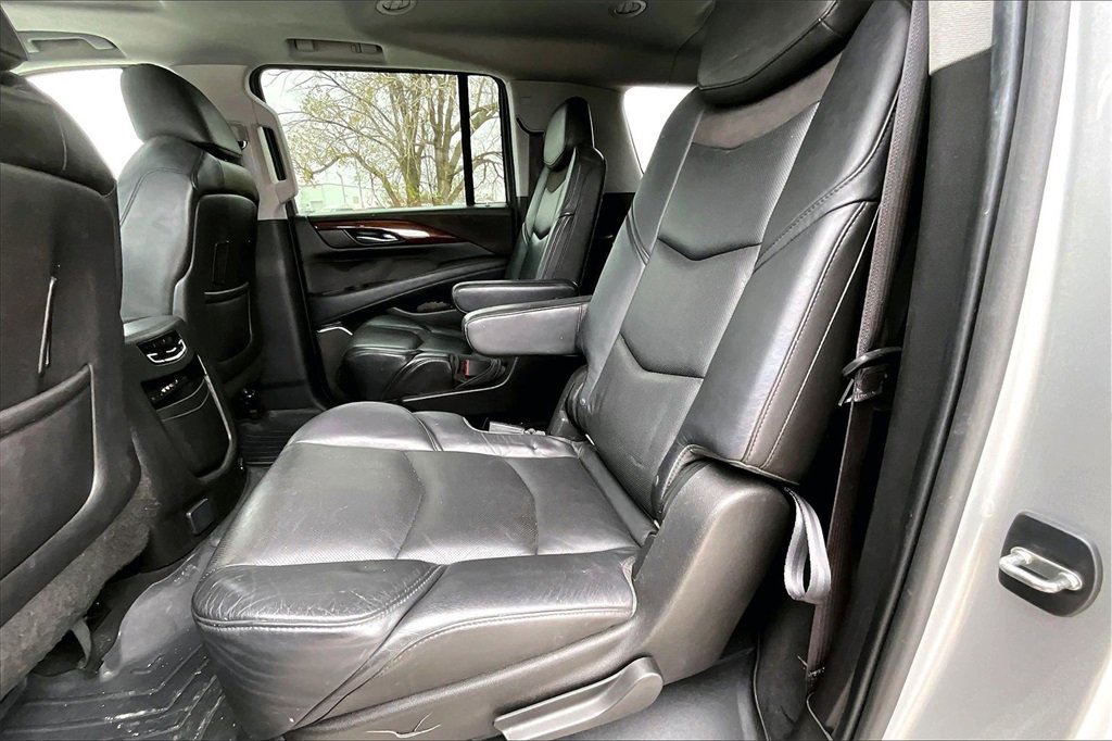 Used 2015 Cadillac Escalade ESV Premium image 23