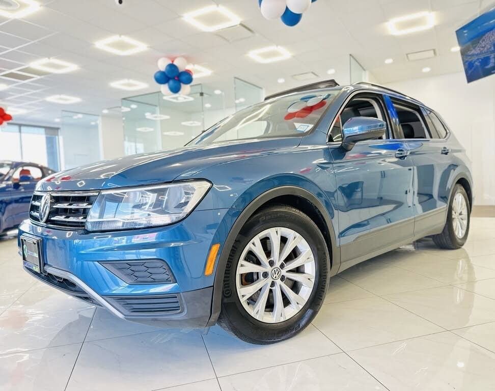 Used 2019 Volkswagen Tiguan SE w/ Panoramic Sunroof Package image 1