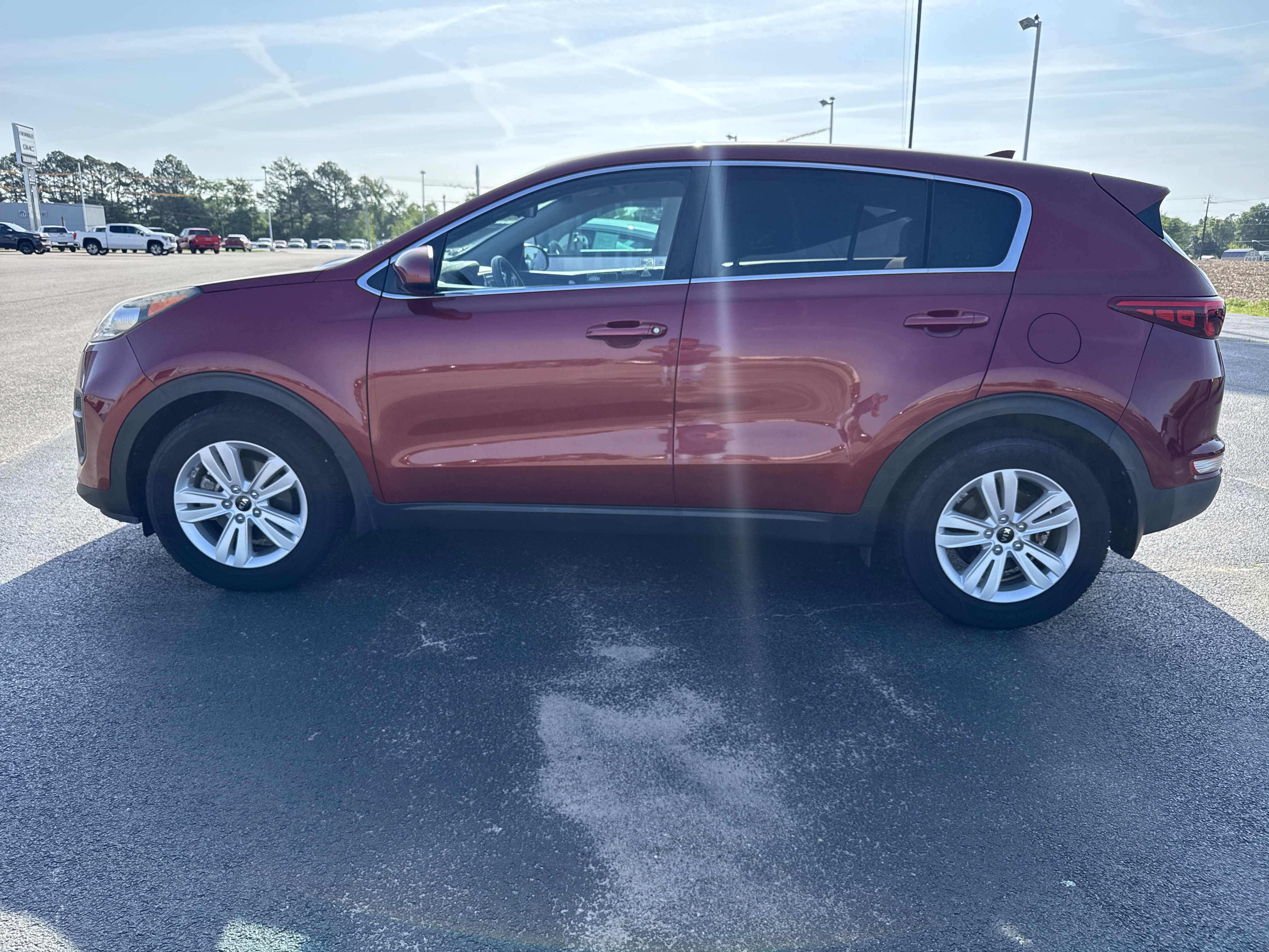 Used 2018 Kia Sportage LX FWD image 2
