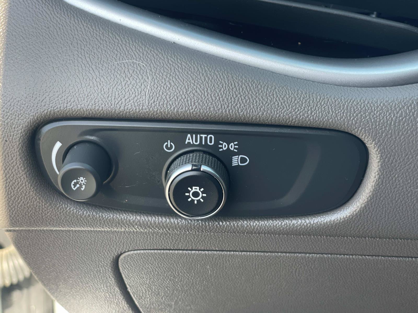 Used 2024 Chevrolet Malibu LT FWD image 18