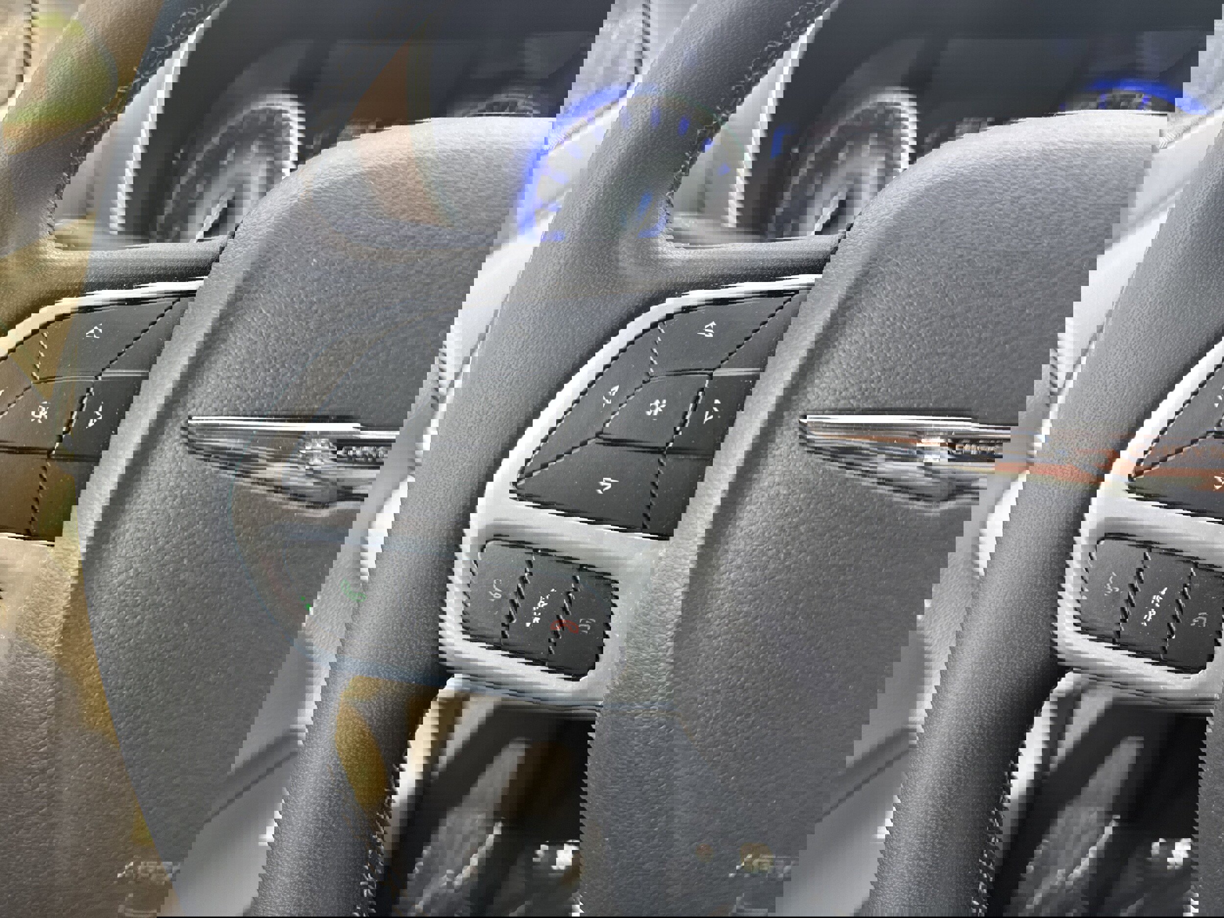 Used 2023 Chrysler Voyager LX image 21