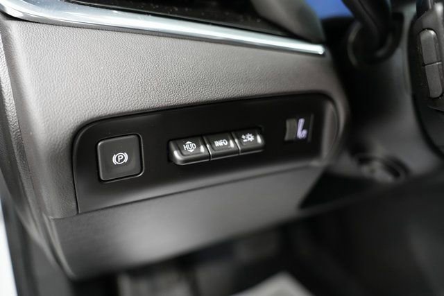 Used 2024 Buick Enclave Avenir image 15