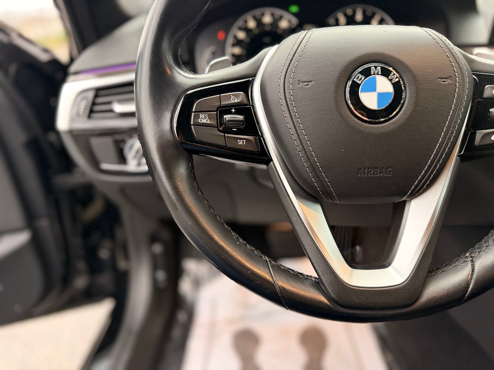 Used 2019 BMW 530i w/ Convenience Package RWD image 19
