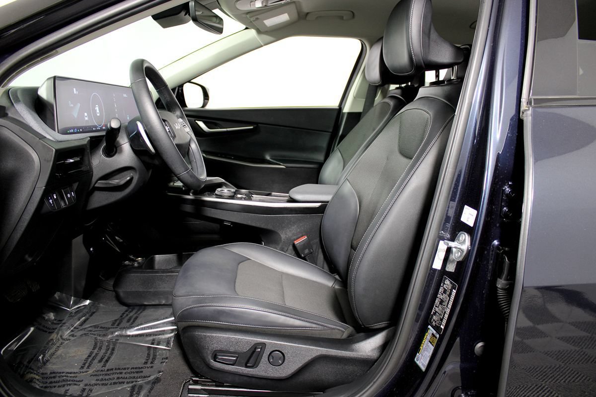 Used 2024 Kia EV6 Light RWD image 8