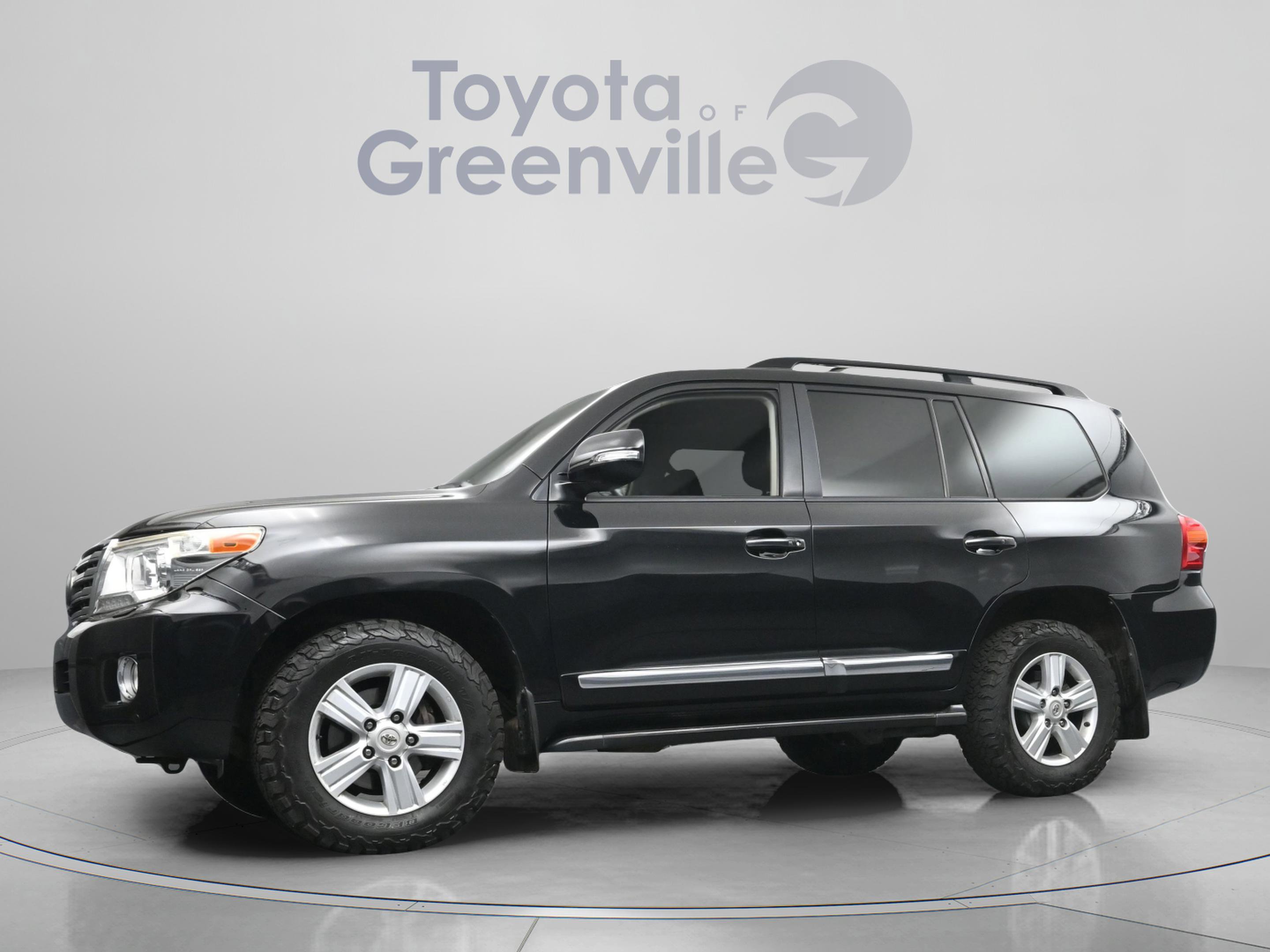 Used 2014 Toyota Land Cruiser AWD/4WD image 2