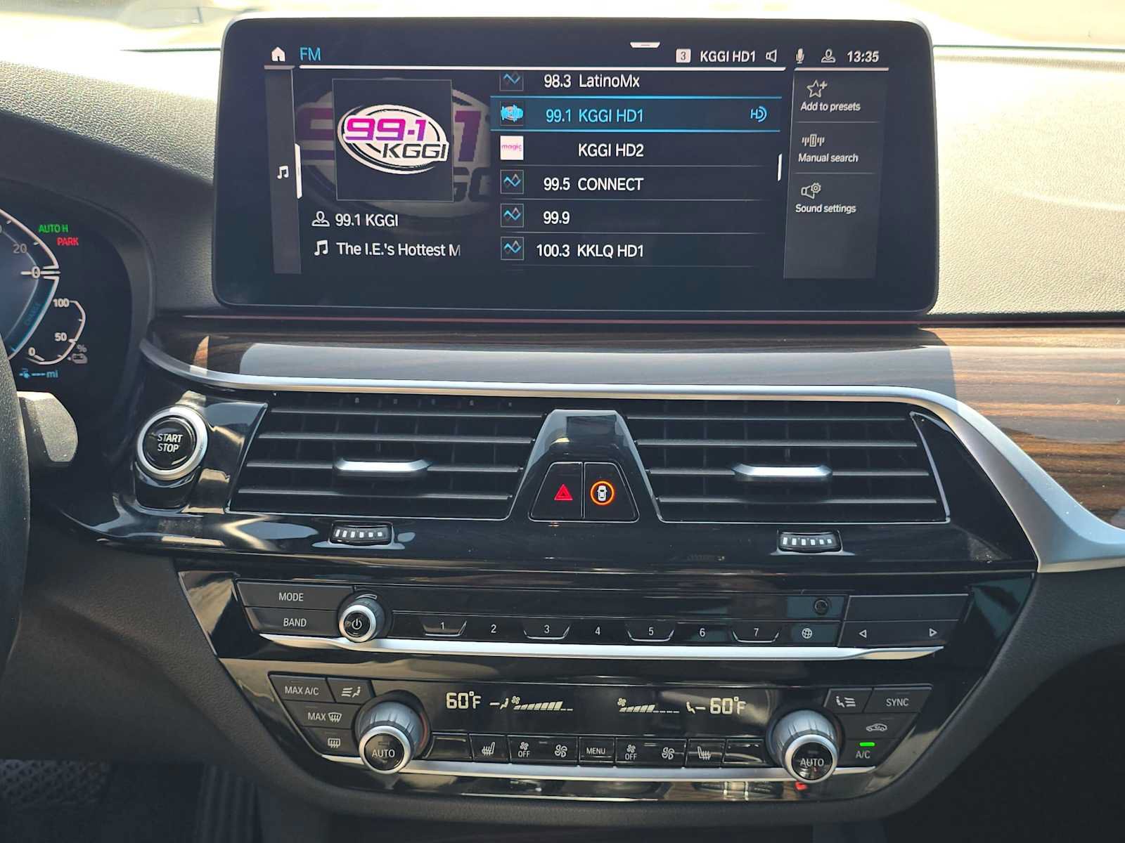 Used 2021 BMW 530e w/ Parking Assistance Package RWD image 27