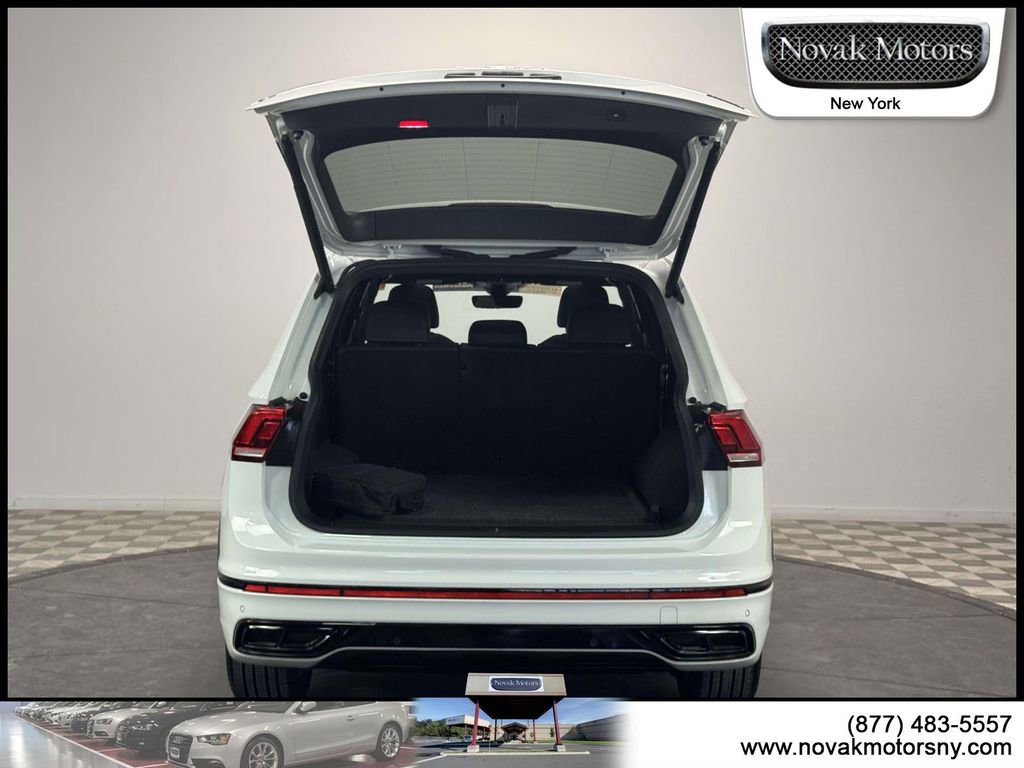 Used 2022 Volkswagen Tiguan SE R-Line image 7