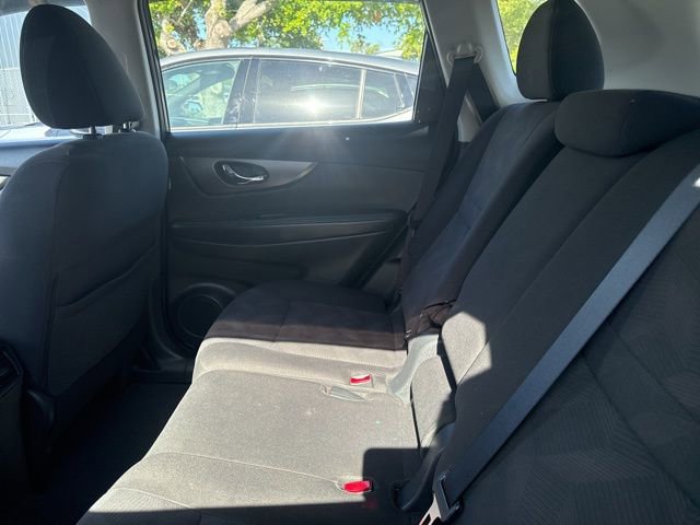 Used 2016 Nissan Rogue SV FWD image 14