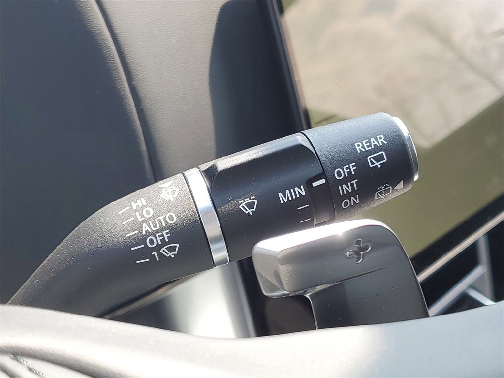 New 2025 Land Rover Range Rover SE image 18