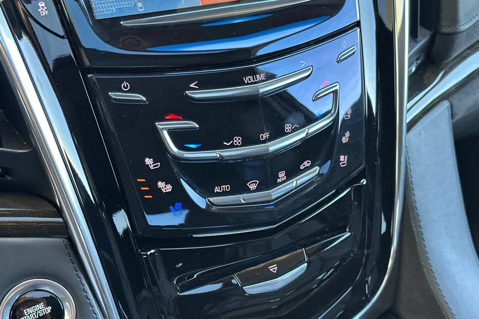 Used 2018 Cadillac Escalade Platinum AWD/4WD image 24
