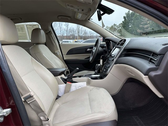 Used 2015 Chevrolet Malibu LT w/ Power Convenience Package image 24