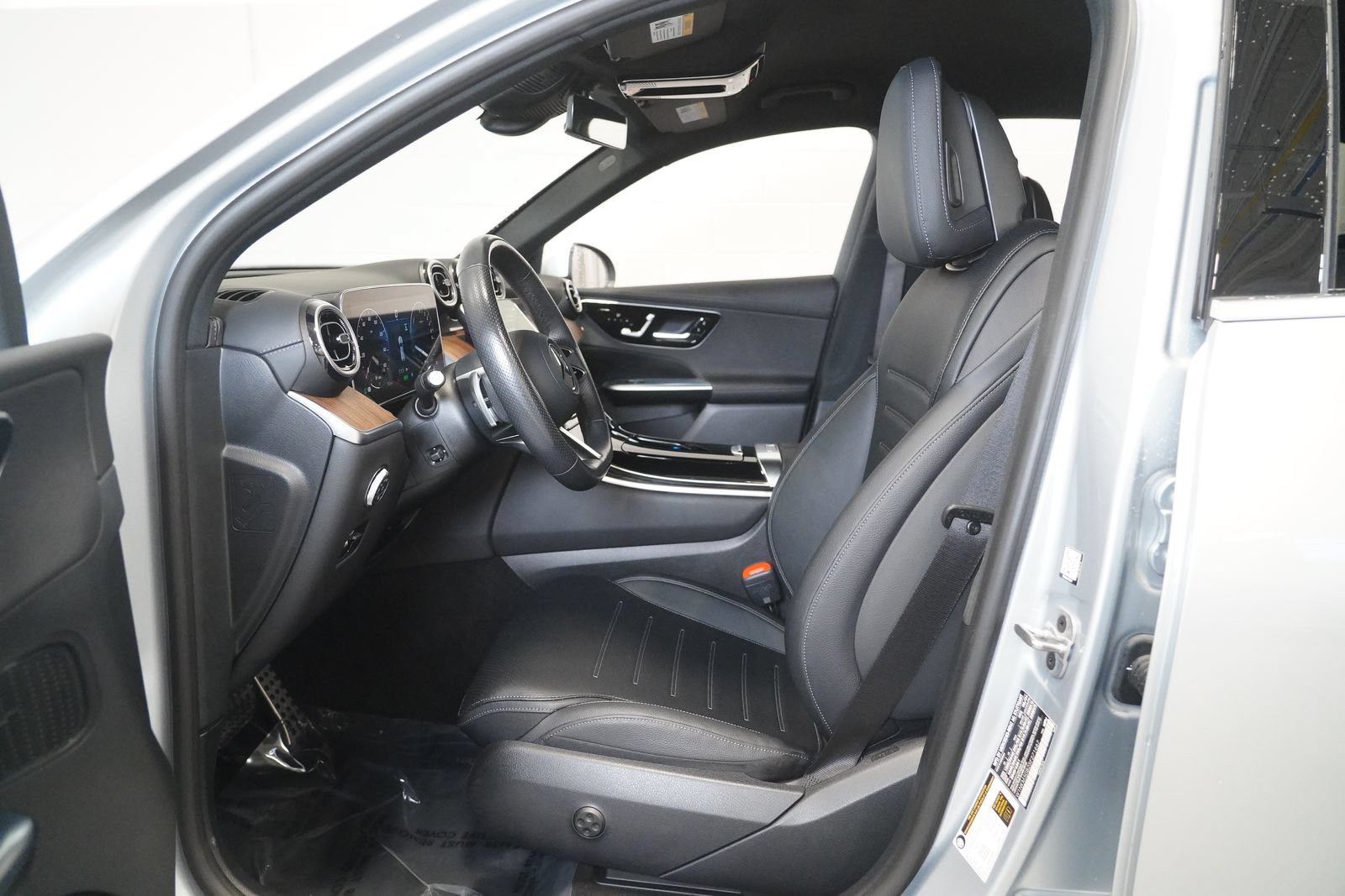Certified 2025 Mercedes-Benz GLC 350e 4MATIC image 11