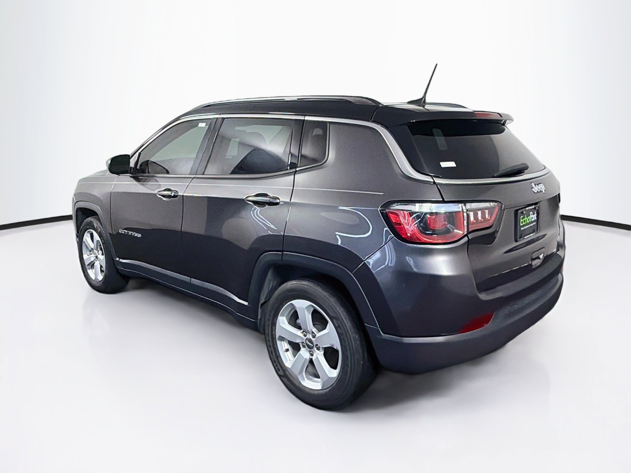 Used 2020 Jeep Compass Latitude w/ Popular Equipment Group FWD image 5