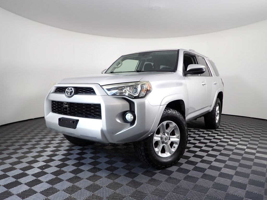 Used 2014 Toyota 4Runner SR5 AWD/4WD image 2